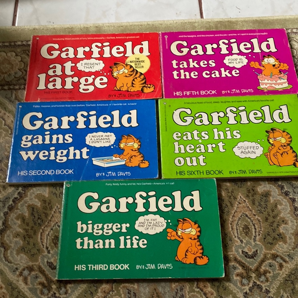 Vintage 1970s, lot of five Garfield books